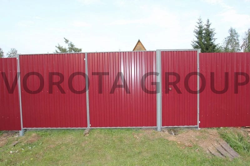 Распашные ворота Doorhan красные 2500х3500