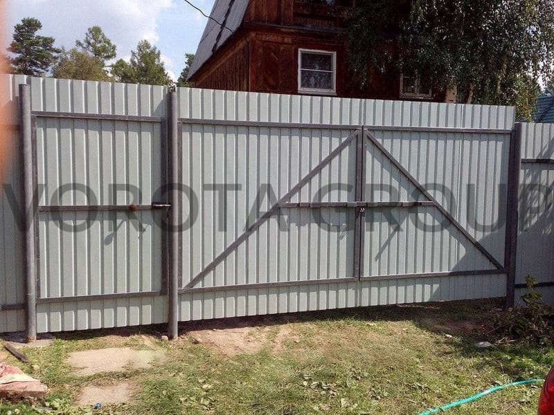 Распашные ворота Doorhan серые 2500х3000