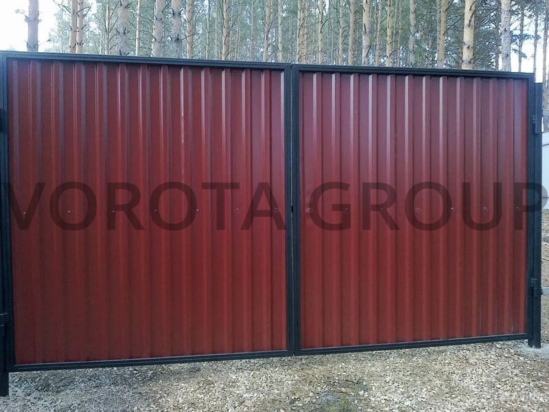 Распашные ворота Alutech бордовые 2500х3000