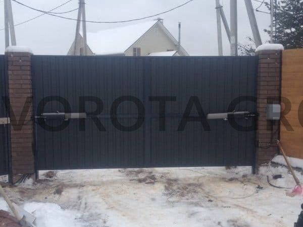 Автоматические распашные ворота Alutech серые 4000x2000