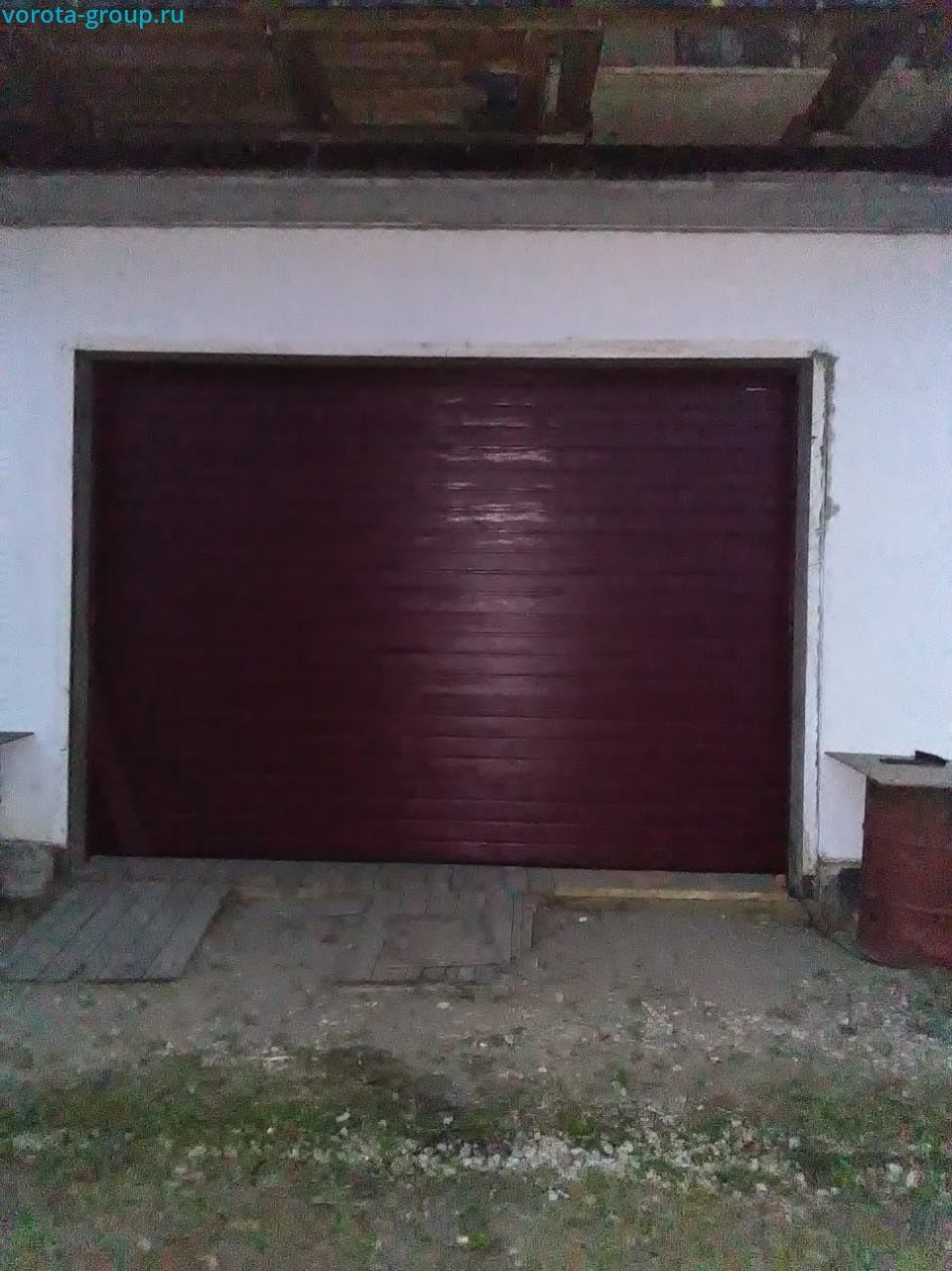 Ворота в гараж вишневые 2500x1900