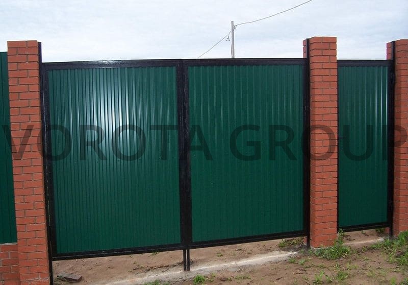 Распашные ворота Doorhan зеленые 2000х3500
